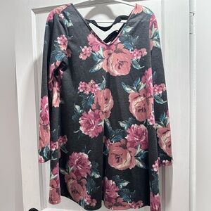 🌻 by&by Rose women  Dress size medium. Laced back